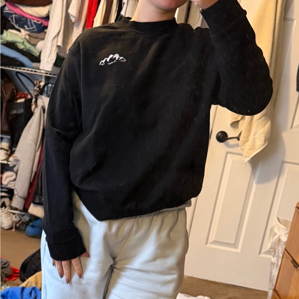 Black Crewneck Sweatshirt